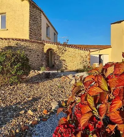 Holiday home Marsiluga 12 Couchages 5 Chambres Jardin A 6 Min Du Puy Du Fou