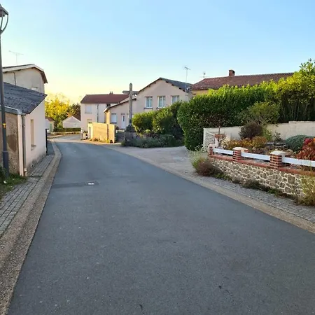 Holiday home Marsiluga 12 Couchages 5 Chambres Jardin A 6 Min Du Puy Du Fou Saint-Mars-la-Reorthe